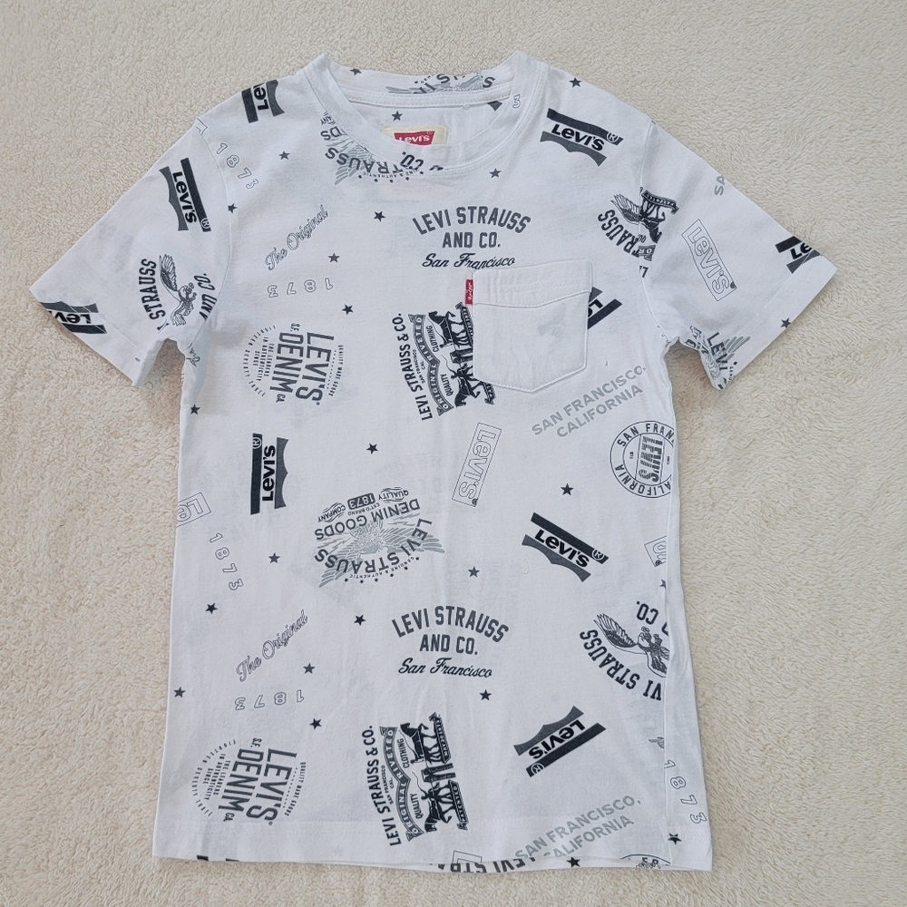 Levi's t-shirt